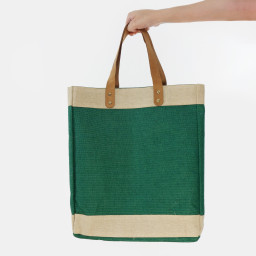 Bolsa de uso personal color verde 40x35x15 (cm)