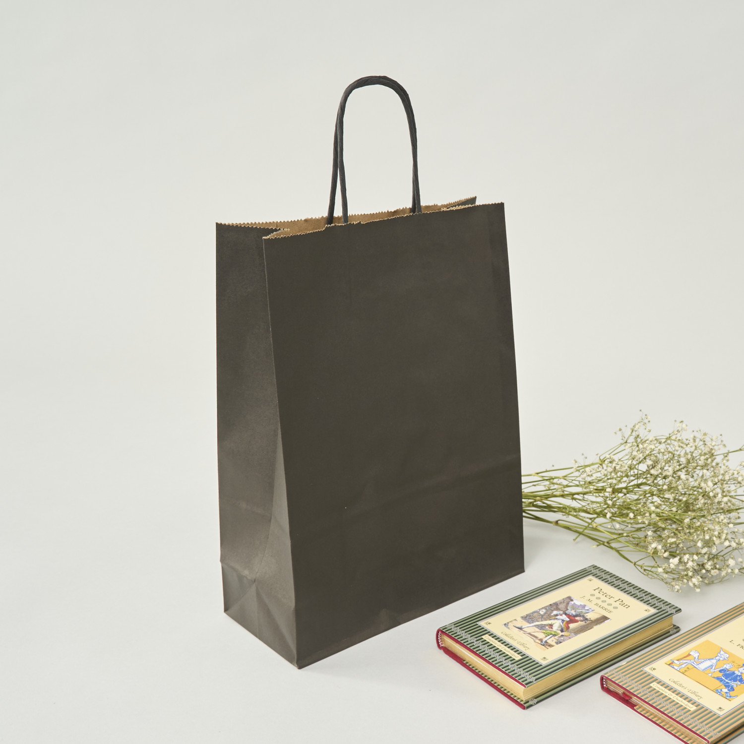 Bolsa de papel kraft negra | 30x22x10 (cm)