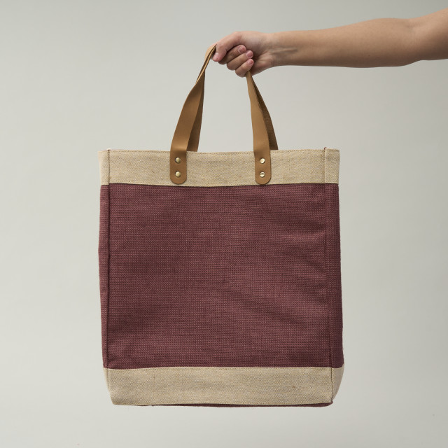 Bolsa de uso personal color roja 40x35x15 (cm)