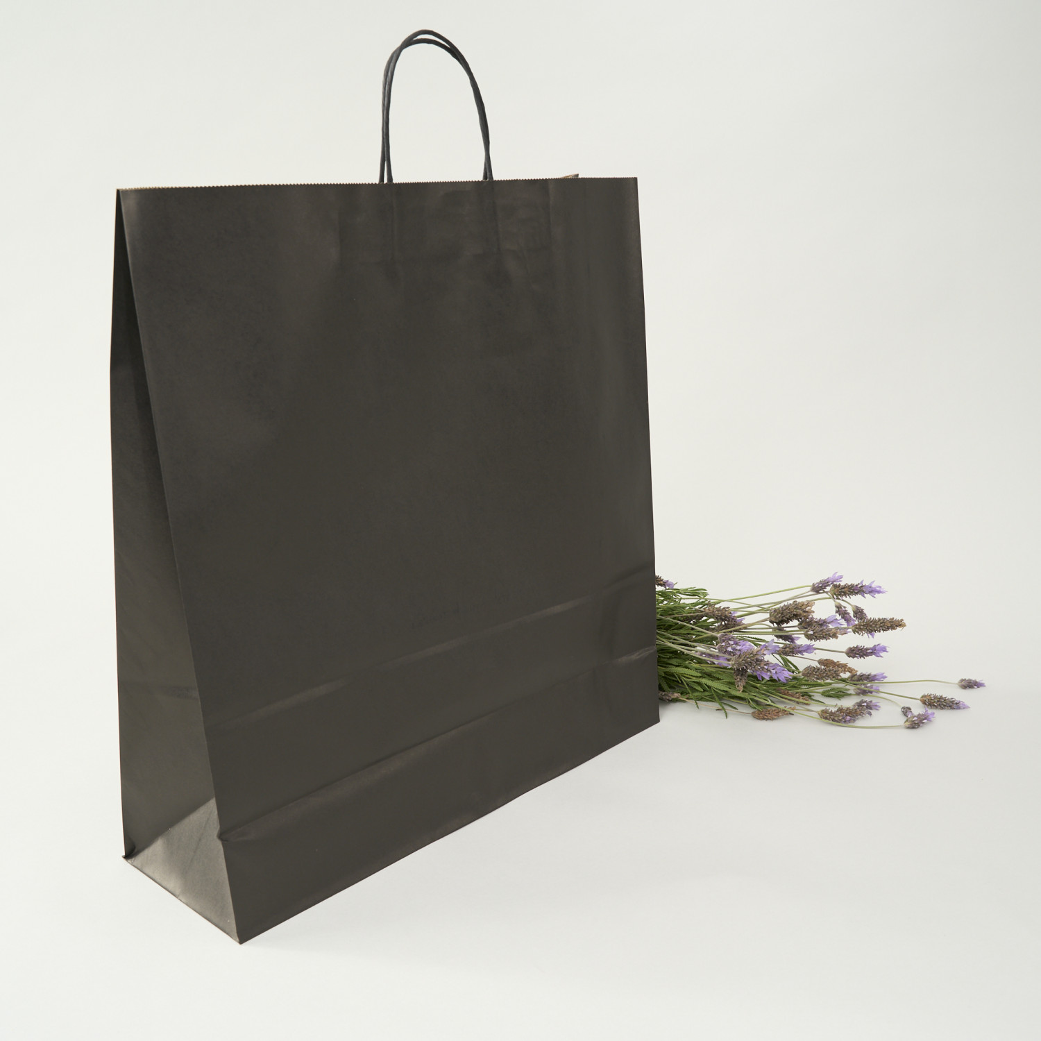 Bolsa de papel kraft negra | 48x45x15 (cm)