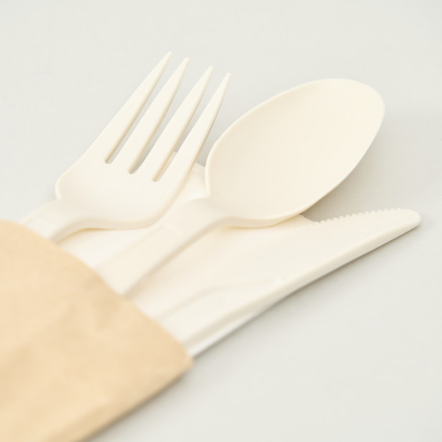 Pack Tenedor + Cuchillo + Cuchara (Almidón de Maíz) + Servilleta kraft (1x500)
